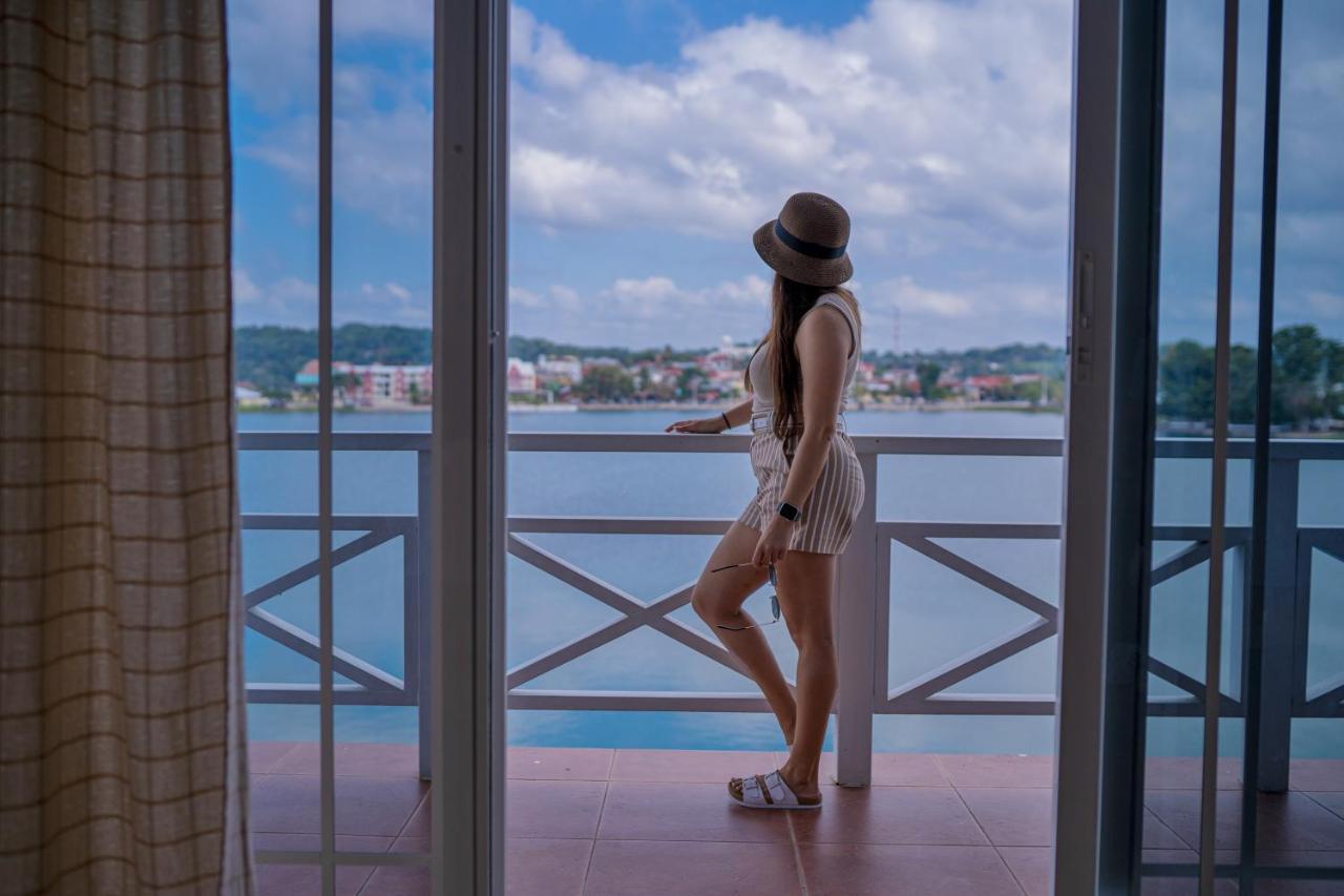 Hotel Casona Del Lago Flores Exterior photo