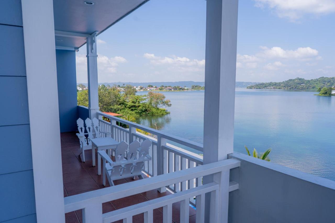 Hotel Casona Del Lago Flores Exterior photo