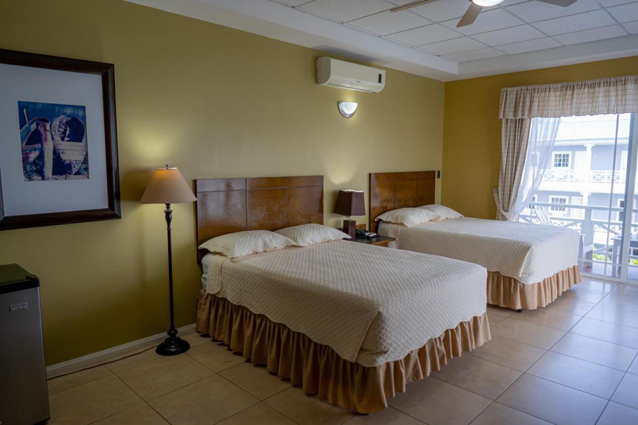 Hotel Casona Del Lago Flores Exterior photo