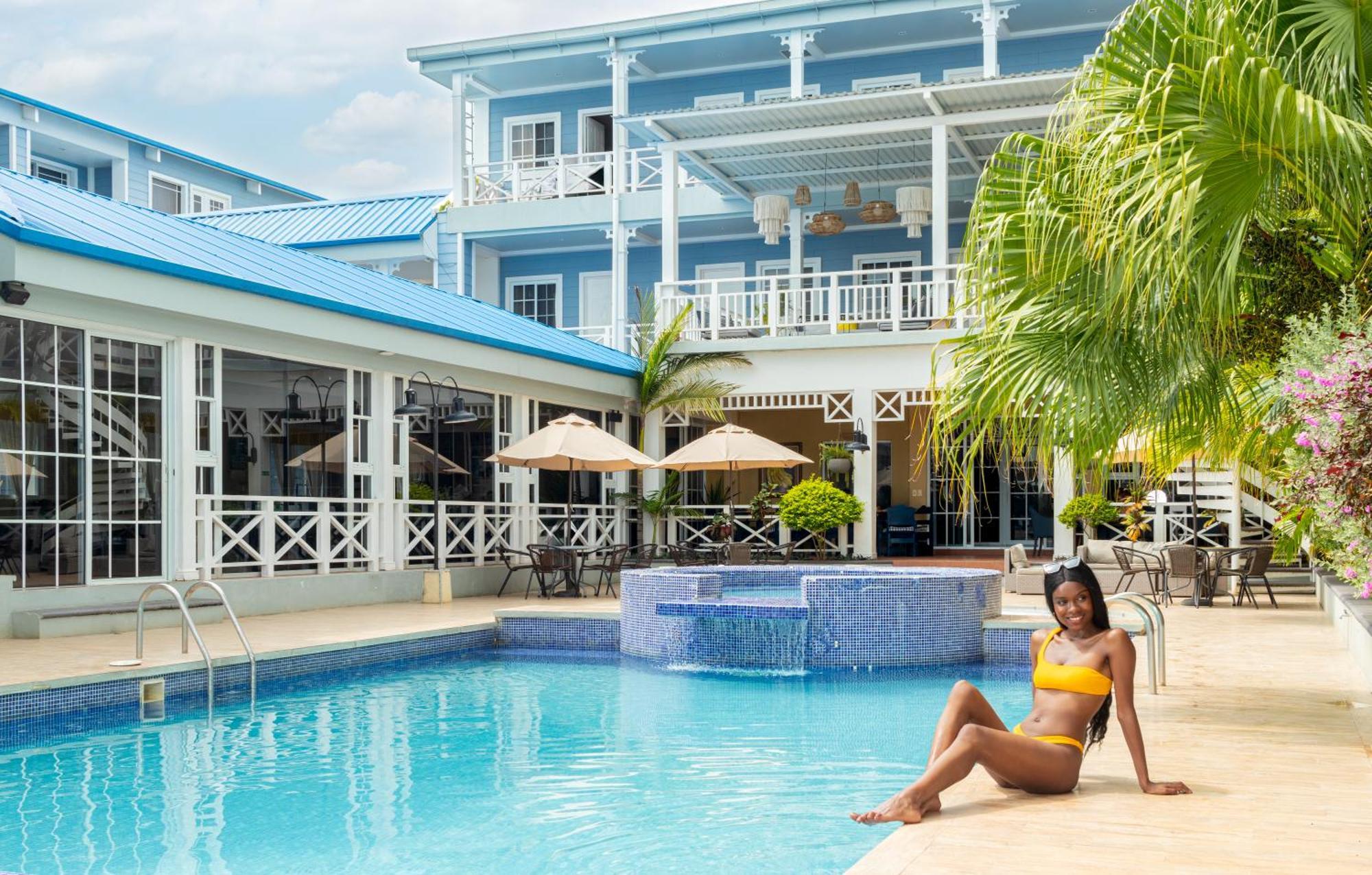 Hotel Casona Del Lago Flores Exterior photo